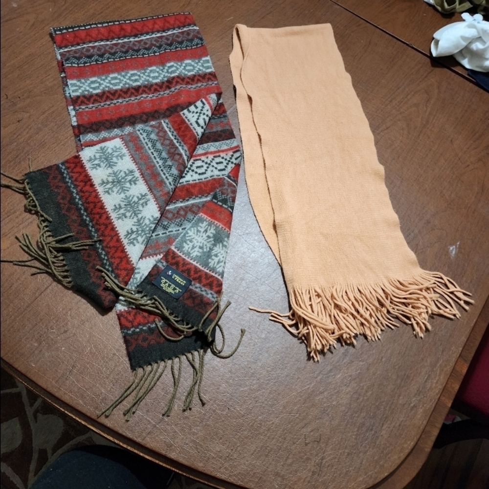 NWOT - Unisex - 2 Scarves - Picture 2 of 8